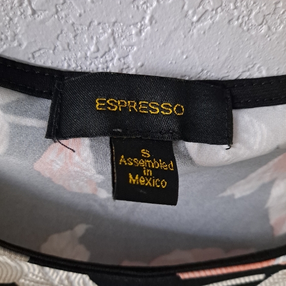 Espresso Floral sleeveless Blouse - Picture 4 of 7